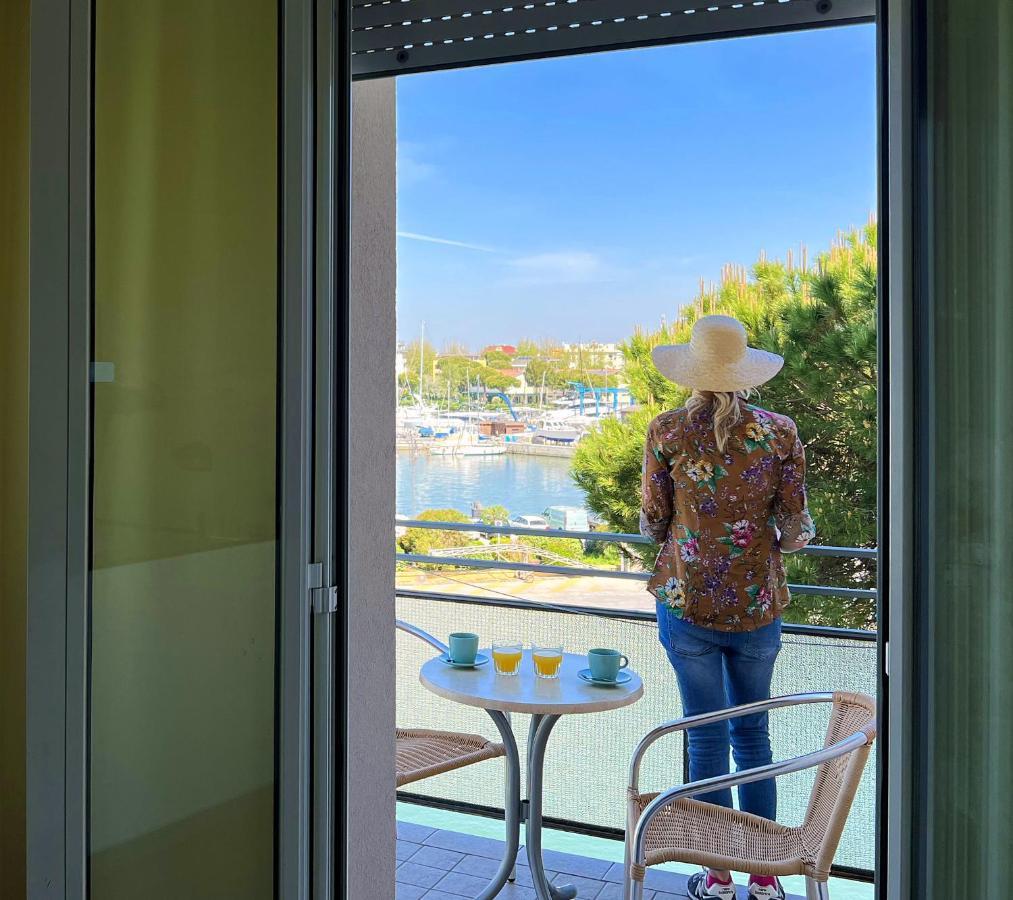 Hotel Baltic Cesenatico Exterior photo