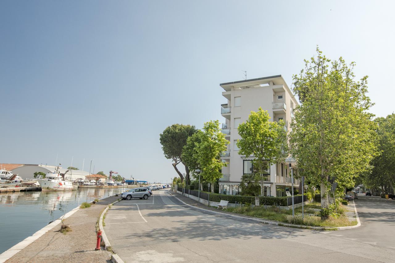 Hotel Baltic Cesenatico Exterior photo